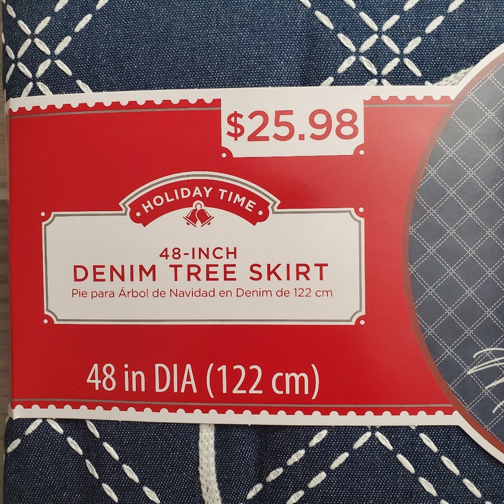 Christmas Tree Skirt - Picture 2 of 4